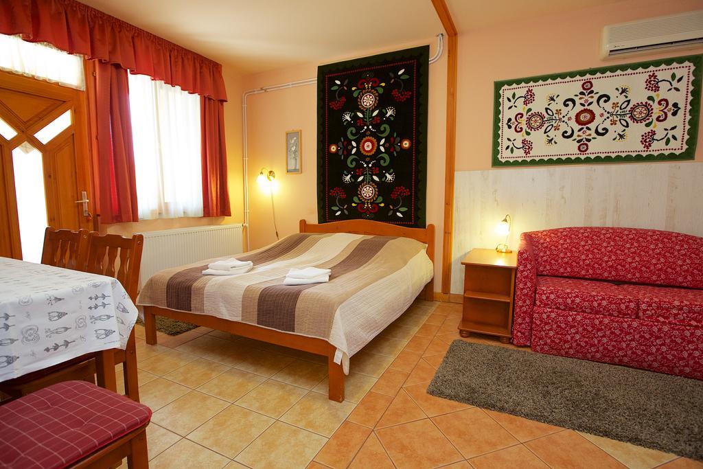 Royal Apartman Hajdúszoboszló Esterno foto