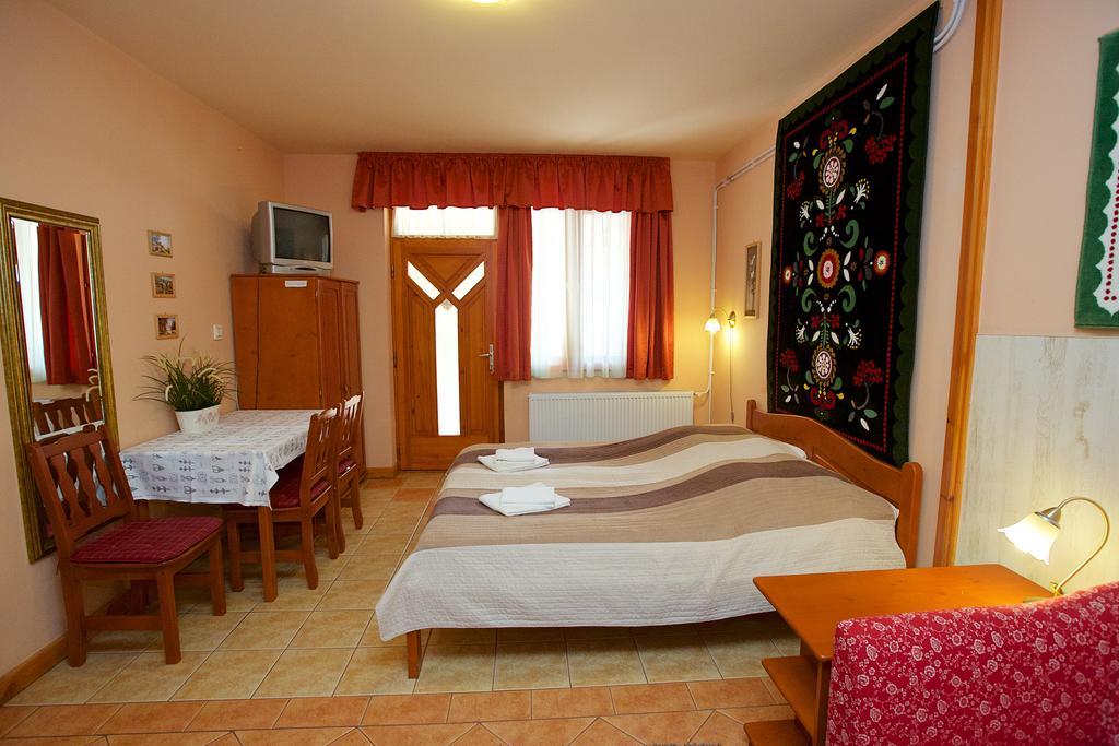 Royal Apartman Hajdúszoboszló Esterno foto