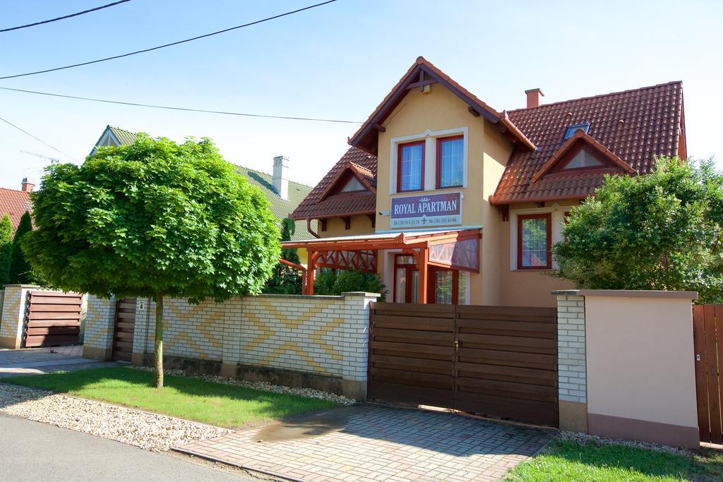 Royal Apartman Hajdúszoboszló Esterno foto