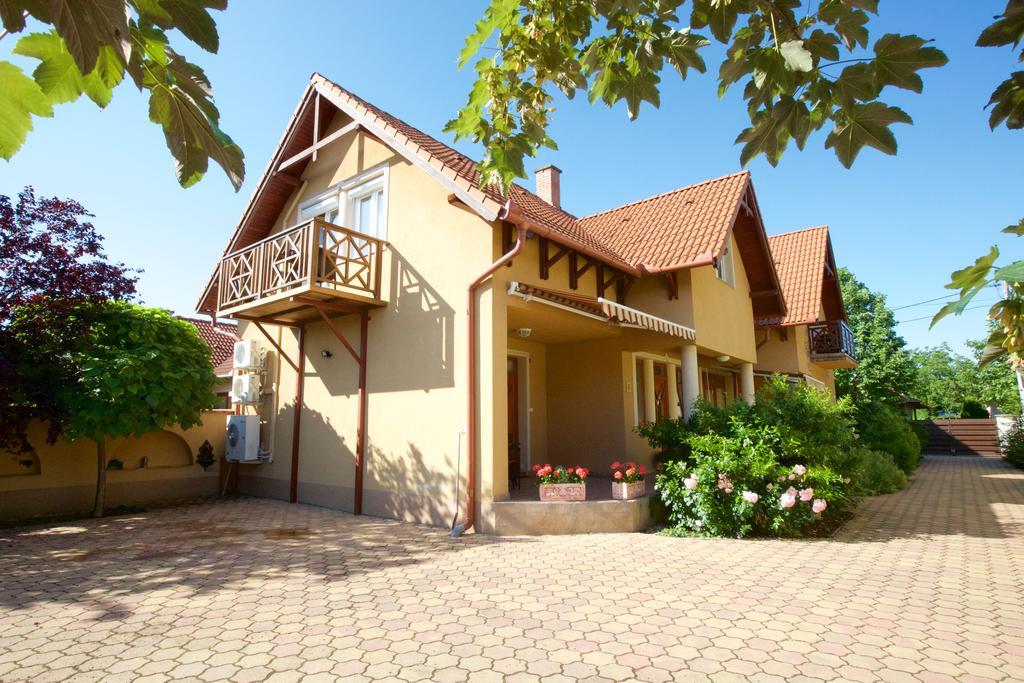 Royal Apartman Hajdúszoboszló Esterno foto