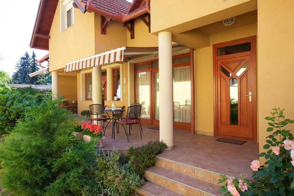 Royal Apartman Hajdúszoboszló Esterno foto