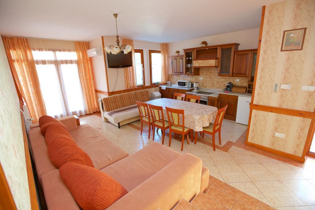 Royal Apartman Hajdúszoboszló Esterno foto