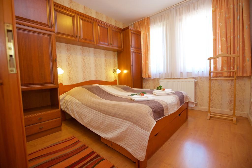 Royal Apartman Hajdúszoboszló Esterno foto